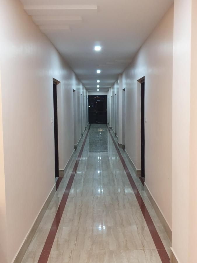 Hotel Sri Lakshmi Palace A/C Suluru Exterior foto