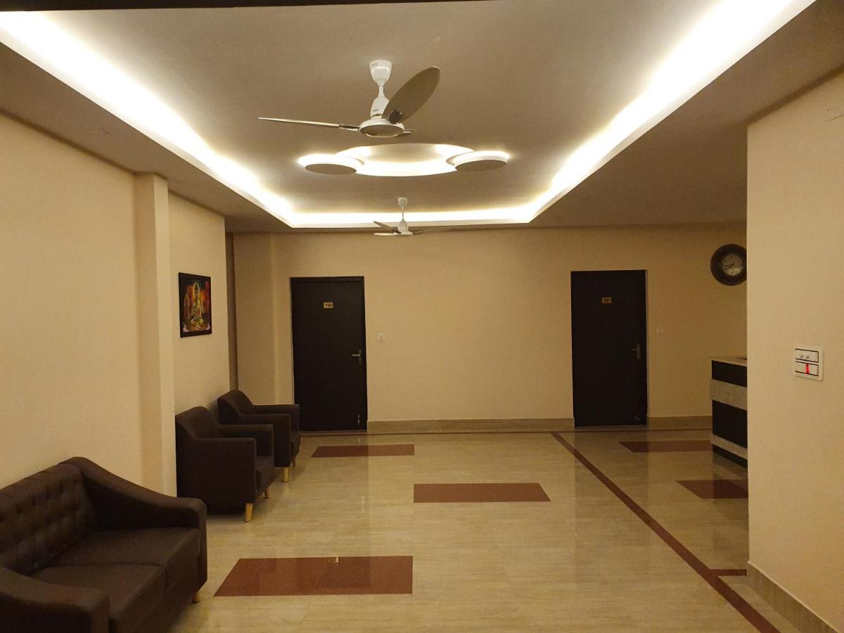 Hotel Sri Lakshmi Palace A/C Suluru Exterior foto